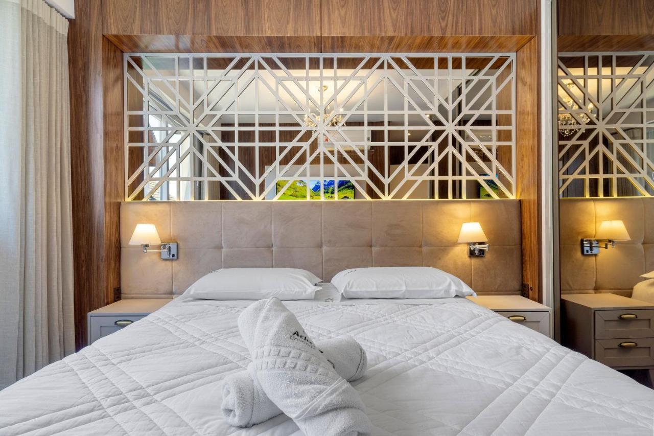 Vita Boulevard Luxo 2 Suites By Achei กรามาโด ภายนอก รูปภาพ